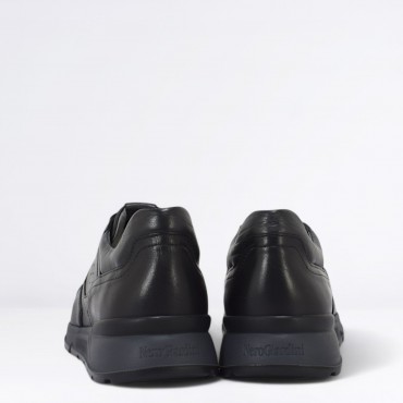 Sneaker in pelle Col. Nero